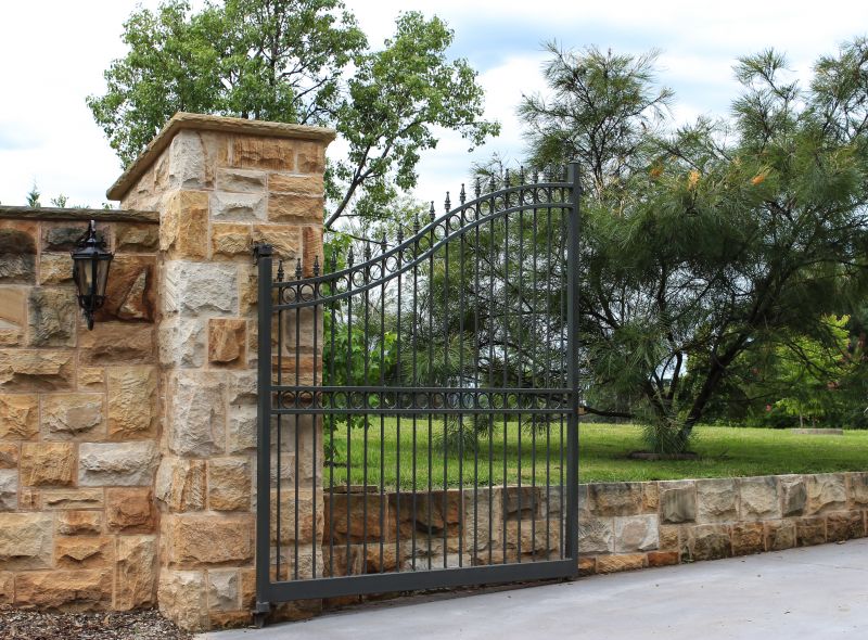 Building Gate Installation in Boca Raton, FL